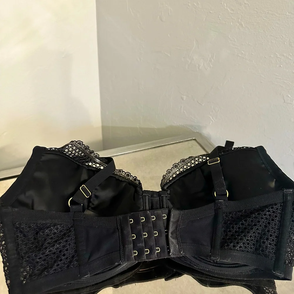 Victoria secret bra 34DDD - Picture 2 of 3